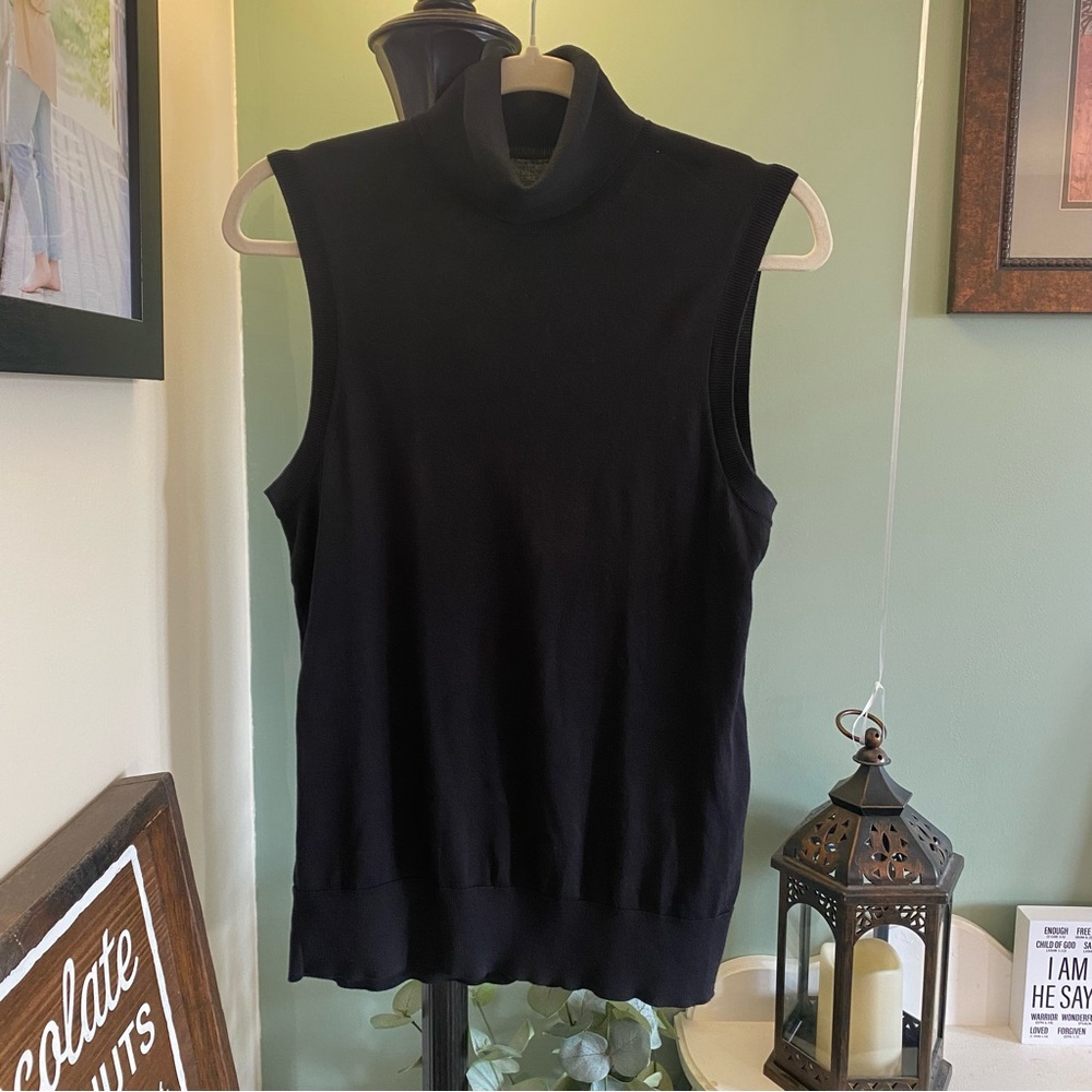 COS Sleeveless Silk / Cotton Turtleneck Sweater S. P2P 18”. Length 25”